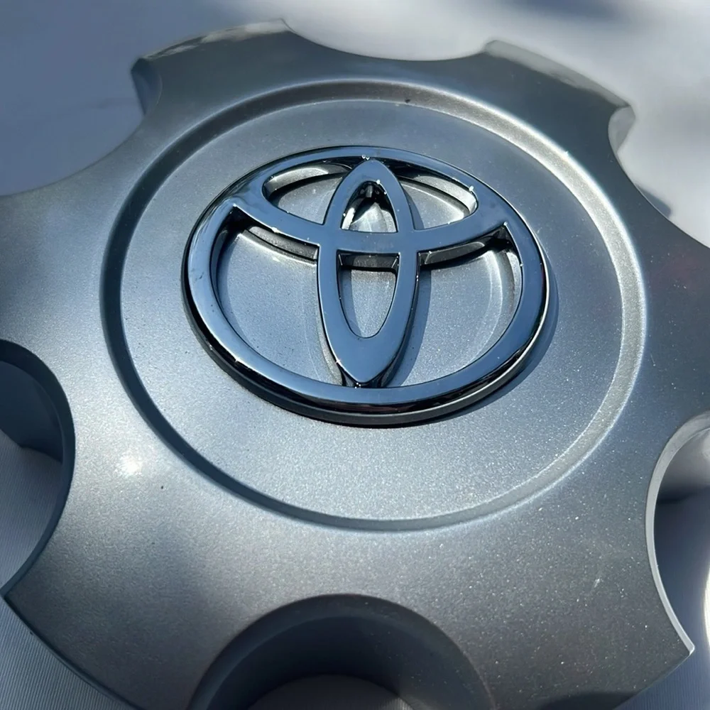 Toyota alloy wheel center total 3, can separate - Picture 4 of 7